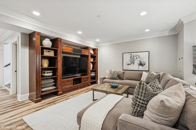 725 Park Plaine Ave, Park Ridge, IL 60068 - living room featuring wood finished floors, recessed lighting, and crown molding