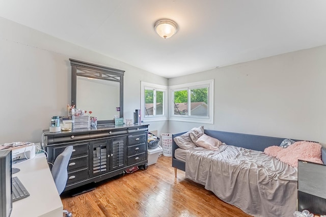 189 Westwood Dr, Park Forest, IL 60466 - bedroom featuring wood finished floors and an office area