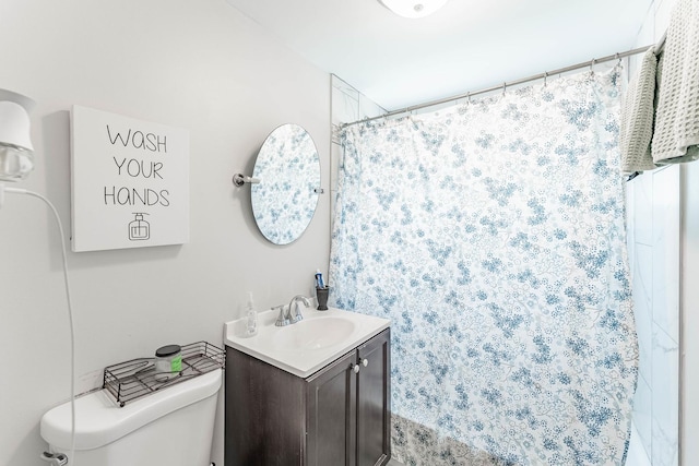 189 Westwood Dr, Park Forest, IL 60466 - full bath with vanity and a shower with shower curtain