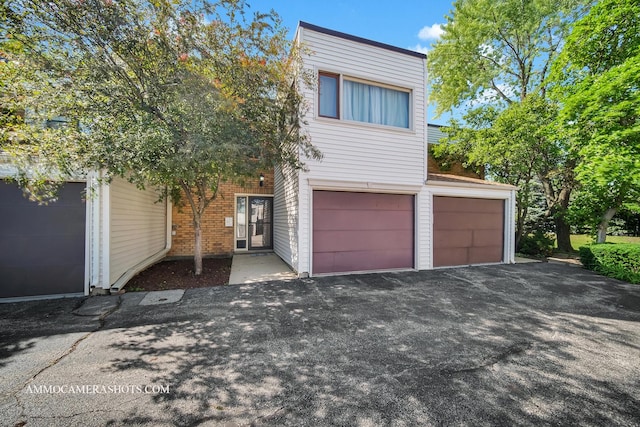 374 Oaktree Ct, Hoffman Estates, IL 60169 - photo 1