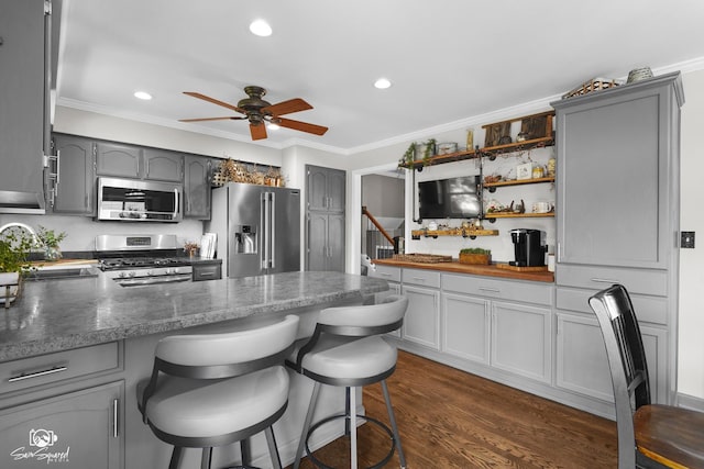 16637 W Oneida Dr, Lockport, IL 60441 - kitchen with stainless steel appliances, gray cabinets, ornamental molding, a ceiling fan, and recessed lighting