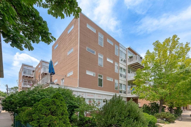 915 S Oak Park Ave Unit 1B, Oak Park, IL 60304 - view of building exterior