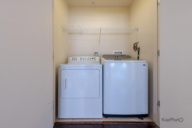 915 S Oak Park Ave Unit 1B, Oak Park, IL 60304 - washroom featuring washing machine and dryer