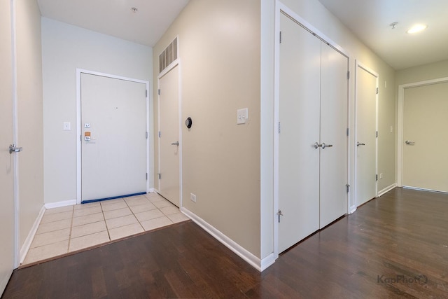 915 S Oak Park Ave Unit 1B, Oak Park, IL 60304 - hallway featuring wood finished floors and baseboards
