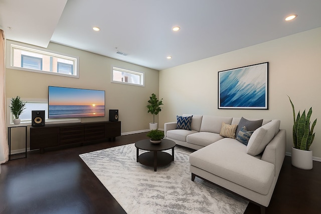 915 S Oak Park Ave Unit 1B, Oak Park, IL 60304 - living room with recessed lighting and baseboards