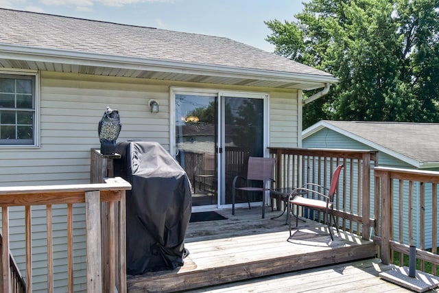 1409 N Nixon Dr, Pontiac, IL 61764 - wooden deck with area for grilling