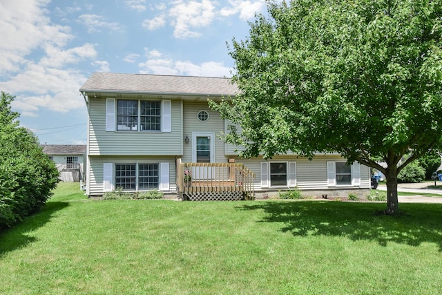 1409 N Nixon Dr, Pontiac, IL 61764 - split foyer home with a front lawn