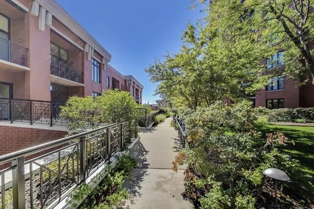 3232 N Halsted St Unit D412, Chicago, IL 60657 - view of community
