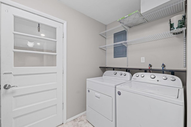 809 S Longview Rd, Monticello, IL 61856 - laundry area with washing machine and dryer and baseboards
