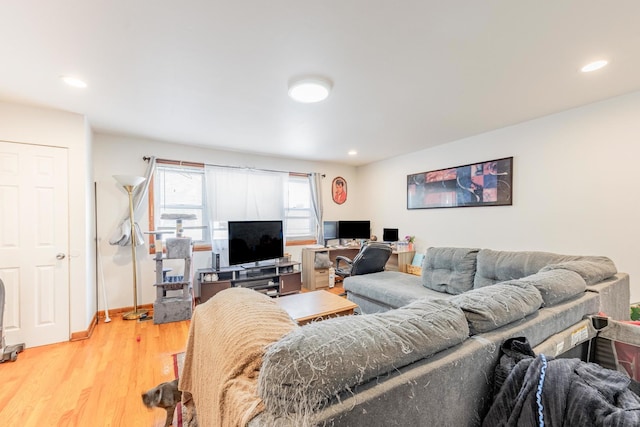 2958 S Lowe Ave, Chicago, IL 60616 - living area with wood finished floors and recessed lighting