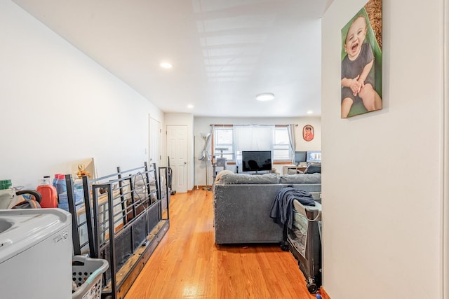 2958 S Lowe Ave, Chicago, IL 60616 - living room featuring light wood-style flooring and recessed lighting
