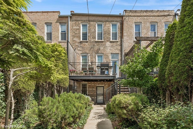 2249 W Warren Blvd, Chicago, IL 60612 - view of property featuring brick siding