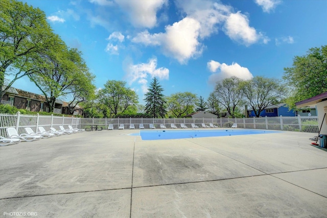 461 N Jonathan Dr Unit 204, Palatine, IL 60074 - community pool featuring a patio
