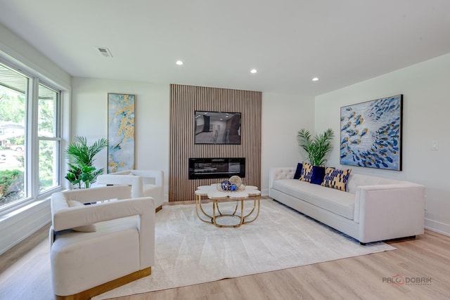 1729 N Mitchell Ave, Arlington Heights, IL 60004 - living room featuring healthy amount of natural light, wood finished floors, and recessed lighting