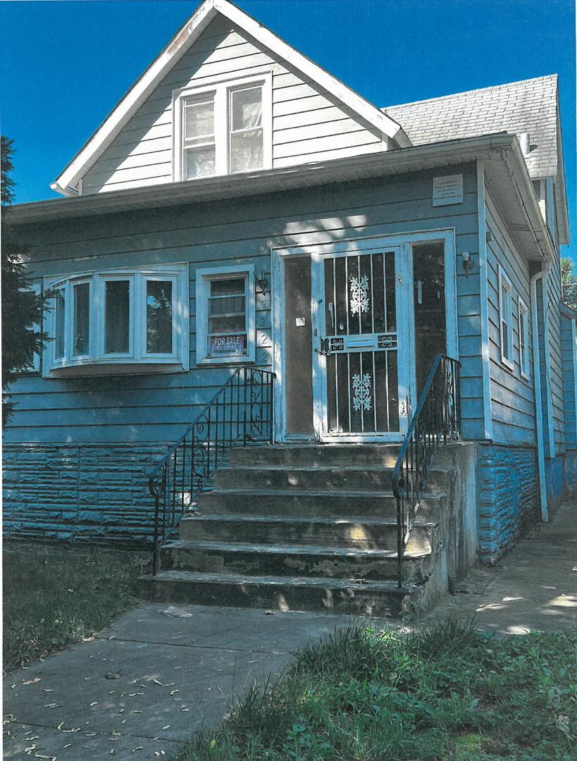 7222 S Paxton Ave, Chicago, IL 60649 - view of front facade with entry steps