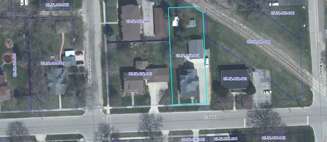 215 E 3rd St, Byron, IL 61010 - aerial view of property's location featuring property boundaries highlighted