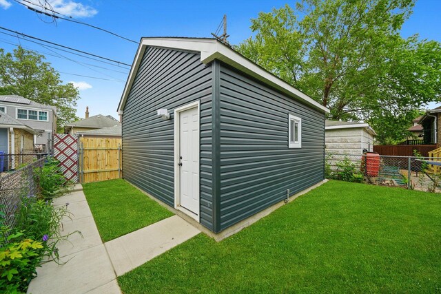 5426 N Bernard St, Chicago, IL 60625 - view of outbuilding featuring a fenced backyard and a gate