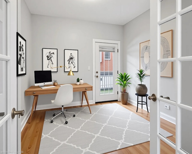 4023 N Southport Ave Unit 1, Chicago, IL 60613 - home office featuring wood finished floors and baseboards