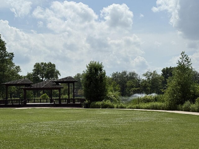 2637 W 93rd Pl, Evergreen Park, IL 60805 - surrounding community with a gazebo and a yard