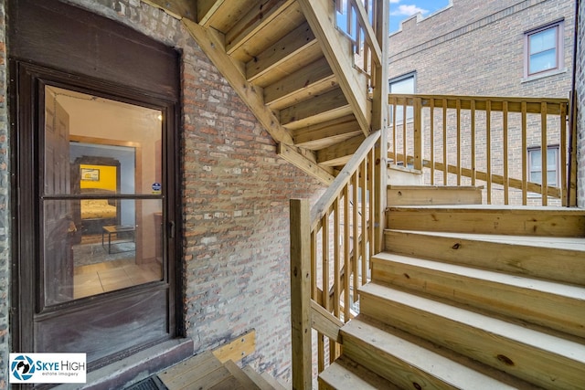 945 E Hyde Park Blvd Unit 2, Chicago, IL 60615 - entrance to property featuring brick siding