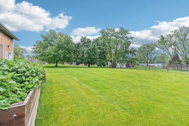 42280 N Center St, Antioch, IL 60002 - view of yard
