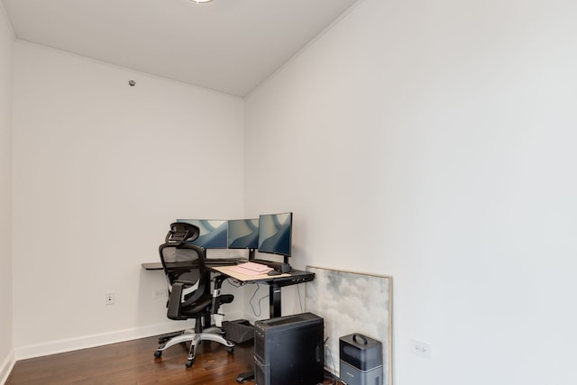 1901 S Calumet Ave Unit 2010, Chicago, IL 60616 - office with wood finished floors and ornamental molding