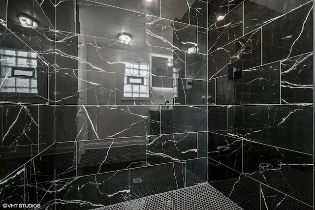629 E 87th Pl, Chicago, IL 60619 - full bath with a tile shower