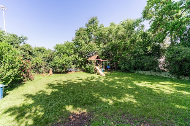 29 Oak Ridge Ave, Hillside, IL 60162 - view of grassy yard with a playground