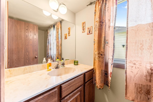 1707 Roosa Ln, Elk Grove Village, IL 60007 - bathroom with vanity