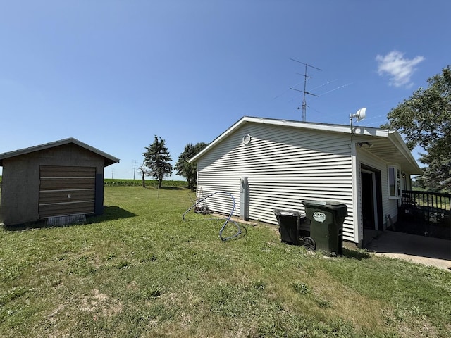 31535 E Thome Rd, Rock Falls, IL 61071 - view of side of property with a yard