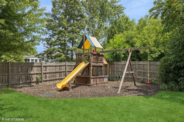 4315 Lombardy Ln, Hoffman Estates, IL 60192 - view of play area featuring a fenced backyard