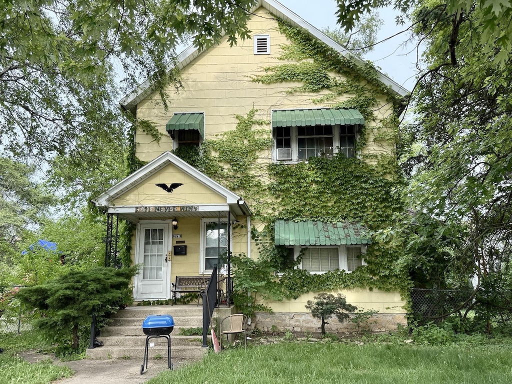 376 N Hickory St, Joliet, IL 60435 - view of shotgun-style home