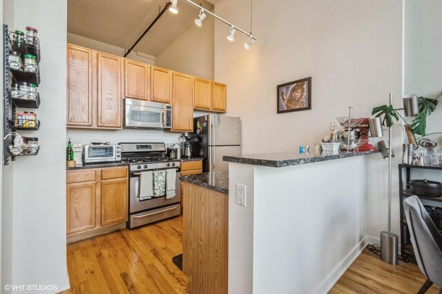 1224 W Van Buren Ave Unit 204, Chicago, IL 60607 - photo 2
