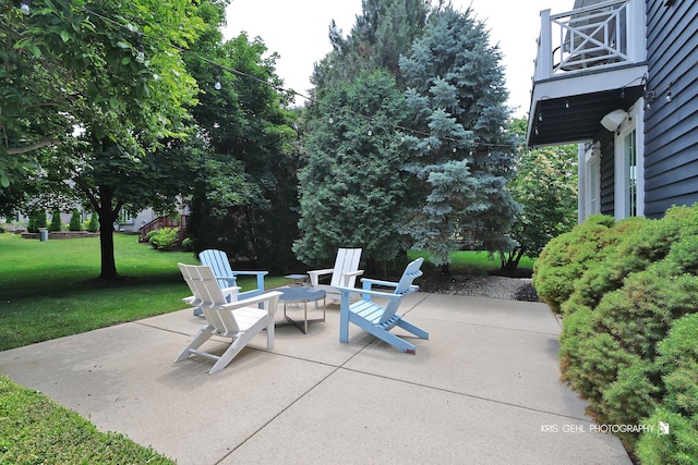 905 Burnham Ct, Aurora, IL 60502 - patio / terrace featuring a patio and a yard