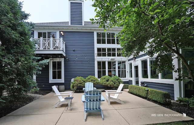 905 Burnham Ct, Aurora, IL 60502 - patio / terrace featuring a patio and a fire pit