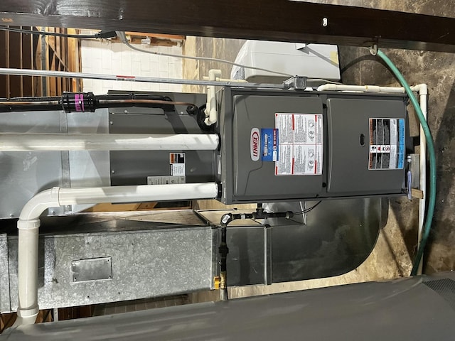 430 N 2nd St, Tonica, IL 61370 - view of utility room