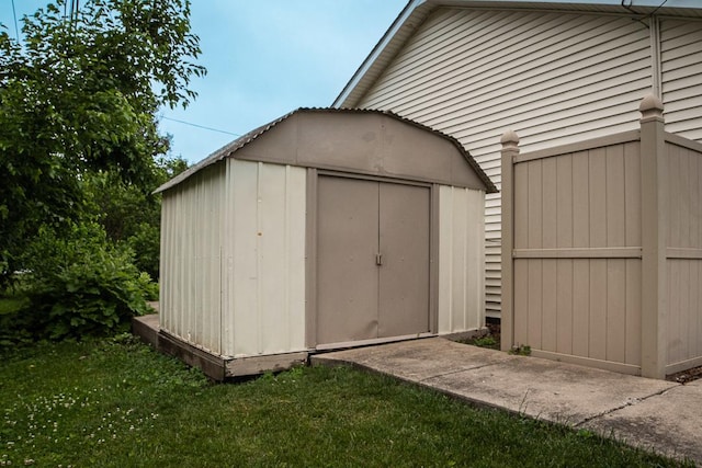 712 Mchenry Ave, Mchenry, IL 60050 - view of shed
