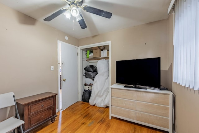 5124 W 32nd St, Cicero, IL 60804 - bedroom featuring light wood finished floors, ceiling fan, and a closet