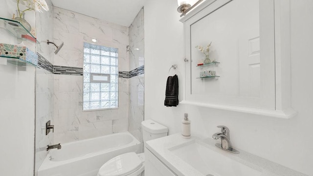 5150 S King Dr Unit A1, Chicago, IL 60615 - bathroom featuring vanity and shower / bath combination