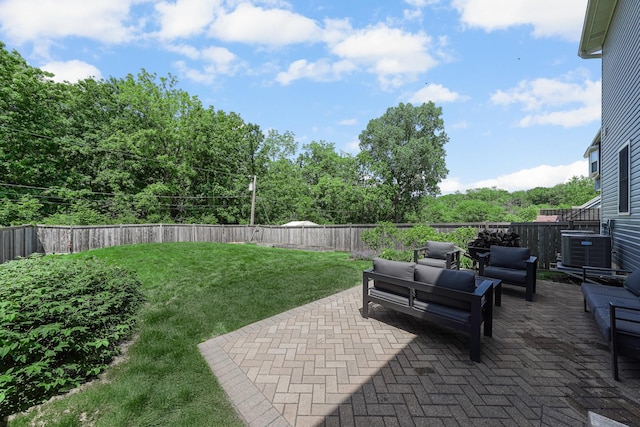 228 Juneway Ter, Lake Bluff, IL 60044 - fenced backyard with a patio area and an outdoor living space