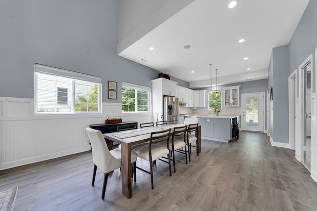228 Juneway Ter, Lake Bluff, IL 60044 - dining area featuring wainscoting, light wood-style flooring, and recessed lighting