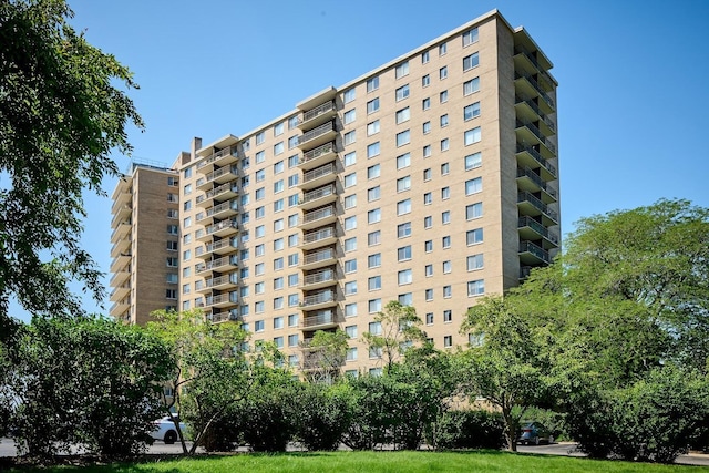 7033 N Kedzie Ave Unit 1706, Chicago, IL 60645 - view of apartment building / complex