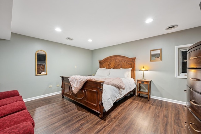 624 Laurel Ave, Wilmette, IL 60091 - bedroom featuring wood finished floors and recessed lighting