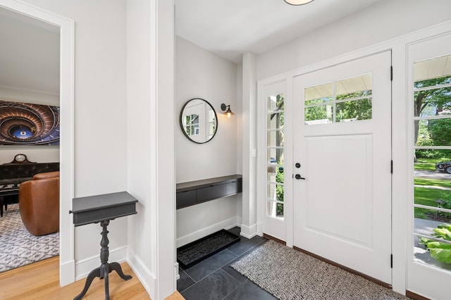 624 Laurel Ave, Wilmette, IL 60091 - foyer featuring baseboards