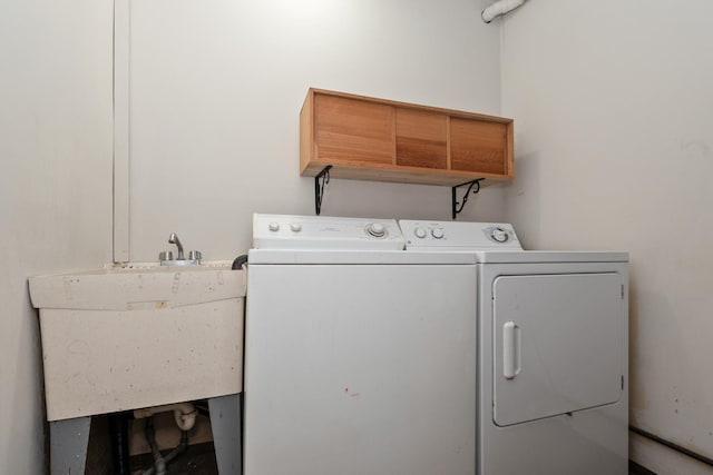 3645 177th Pl, Lansing, IL 60438 - washroom with washer and clothes dryer