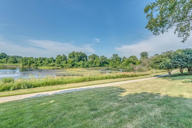 3866 Kingsmill Dr, Elgin, IL 60124 - view of grassy yard with a water view