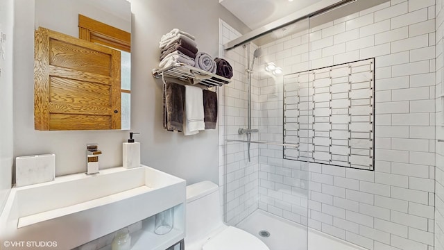1150 S Oak Park Ave, Oak Park, IL 60304 - full bath featuring toilet and a tile shower