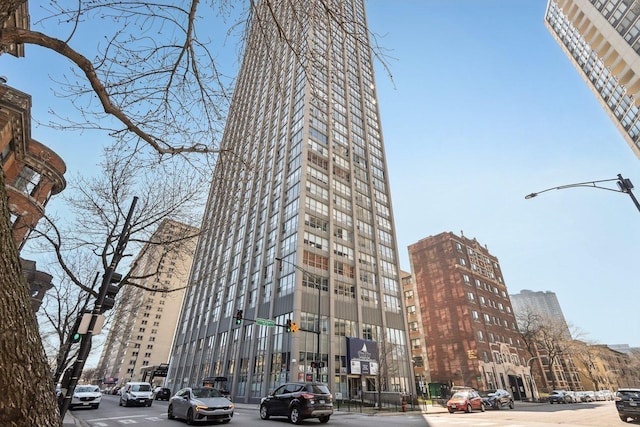 655 W Irving Park Rd Unit 2805, Chicago, IL 60613 - view of building exterior