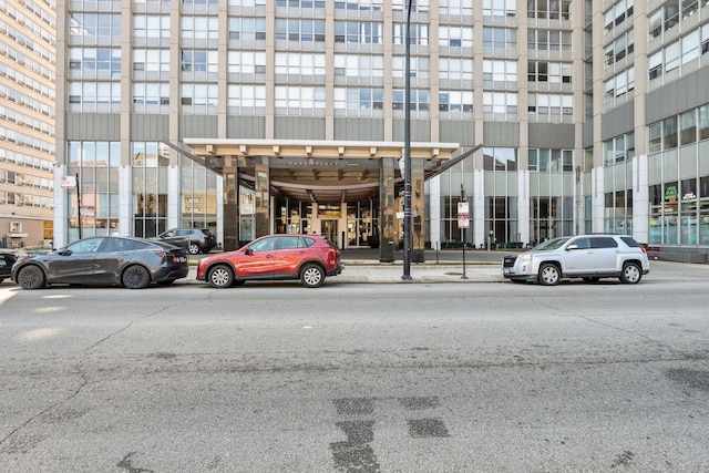 655 W Irving Park Rd Unit 2805, Chicago, IL 60613 - view of building exterior