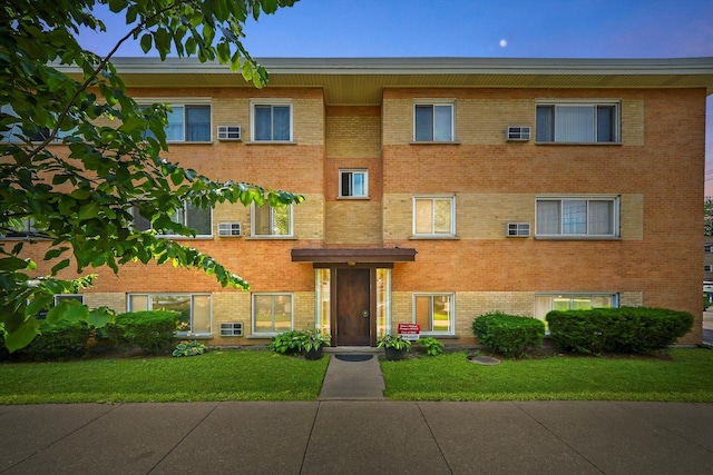 4113 W Cullom Ave Unit 1C, Chicago, IL 60641 - view of building exterior
